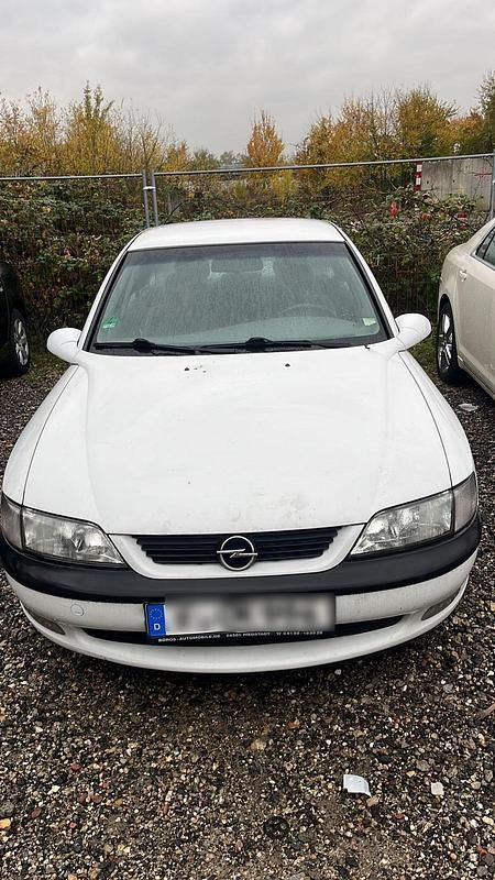 Weiß Gebraucht 1999 Opel Vectra Limousine | 1.499 € (Fairer Preis) - Bild 1/4