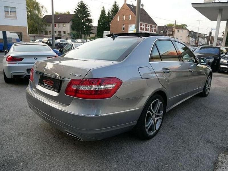 Gebraucht Mercedes E350 265 PS (194 kW) 2012 Silber Limousine
