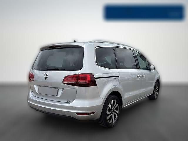 Gebraucht VW Sharan Active 150 PS (110 kW) 2021 Silber metallic Van / Kleinbus