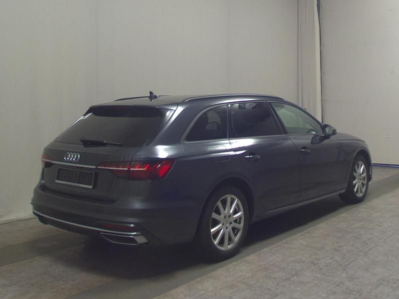 Second-hand Audi A4 Advanced 204 CP (150 kW) 2022 Gri Break