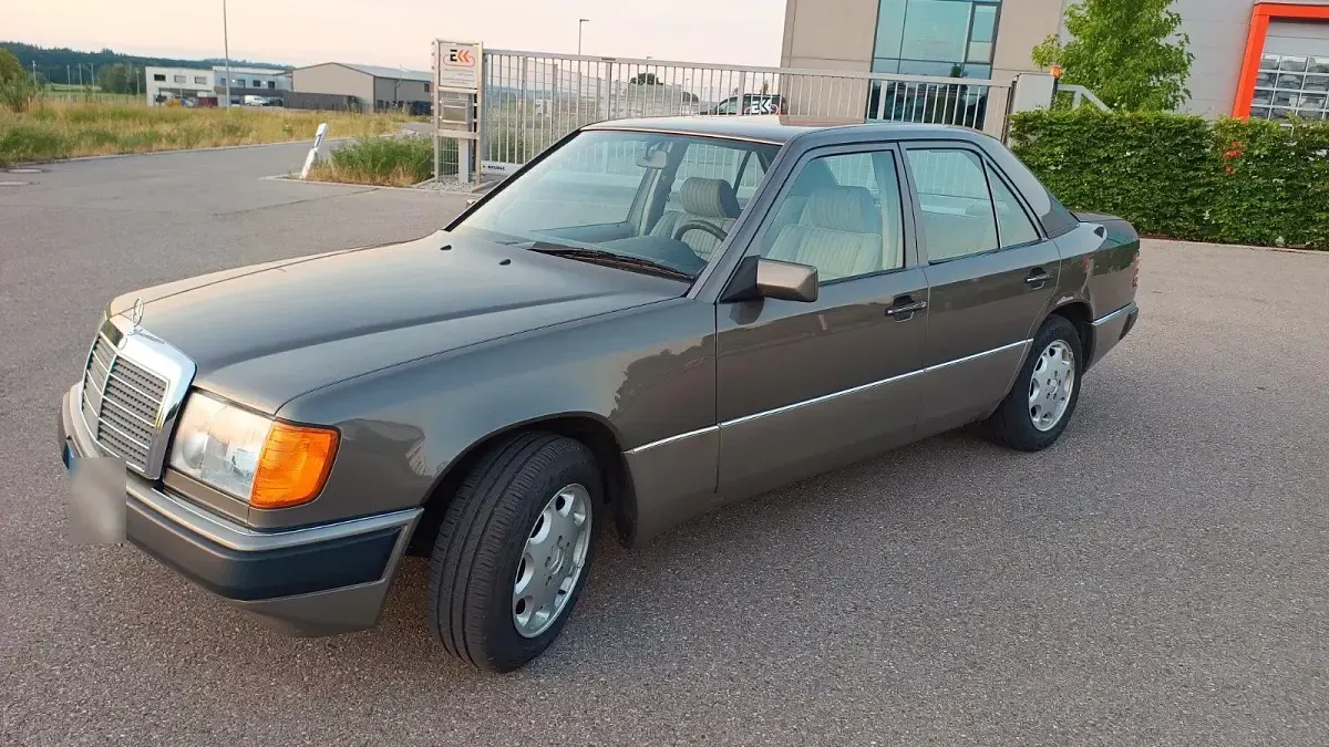Gebraucht Mercedes 300 110 PS (80 kW) 1991 Grau Limousine