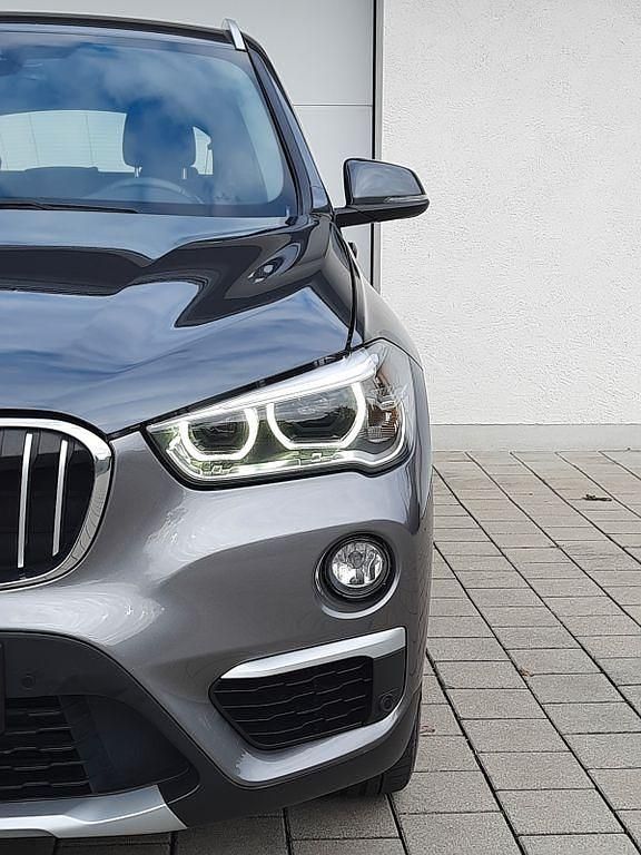 Mineralgrau Gebraucht 2016 BMW X1 xLine SUV | 21.999 € (Fairer Preis) - Bild 1/4