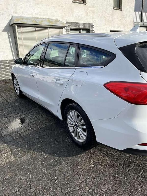 Używany Ford Focus Titanium 120 KM (88 kW) 2020 Biały Kombi