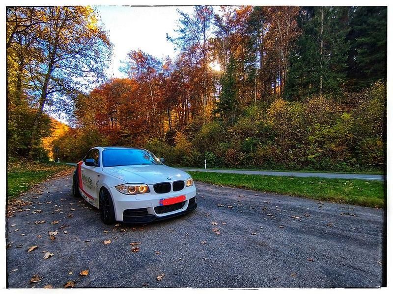 Weiß Gebraucht 2012 BMW 135 Performance Kleinwagen | 19.200 € (Fairer Preis) - Bild 1/4