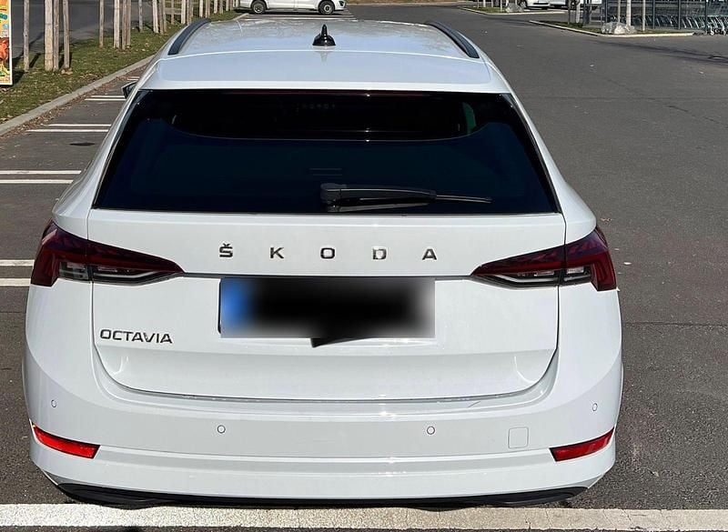 Gebraucht Skoda Octavia Active 116 PS (85 kW) 2021 Weiß Kombi