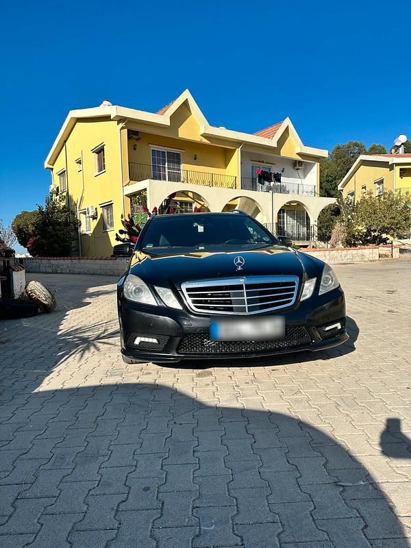 Schwarz Gebraucht 2009 Mercedes E350 AMG Kombi | 6.999 € (Teuer) - Bild 1/4