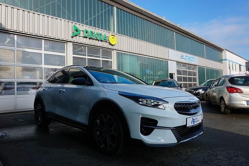 Gebraucht Kia XCeed Spirit 141 PS (103 kW) 2022 Weiß SUV