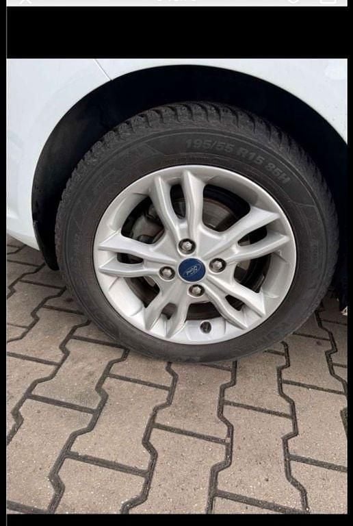 Gebraucht Ford Fiesta SYNC Edition 82 PS (60 kW) 2015 Weiß Limousine