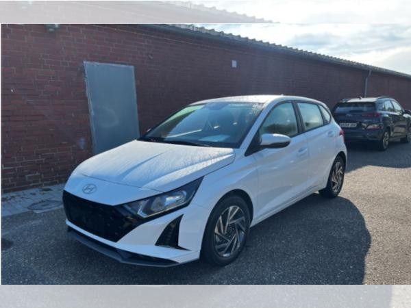 Weiß (atlas white / sol) Neu 2025 Hyundai i20 Trend Limousine | 21.490 € (Fairer Preis) - Bild 1/2