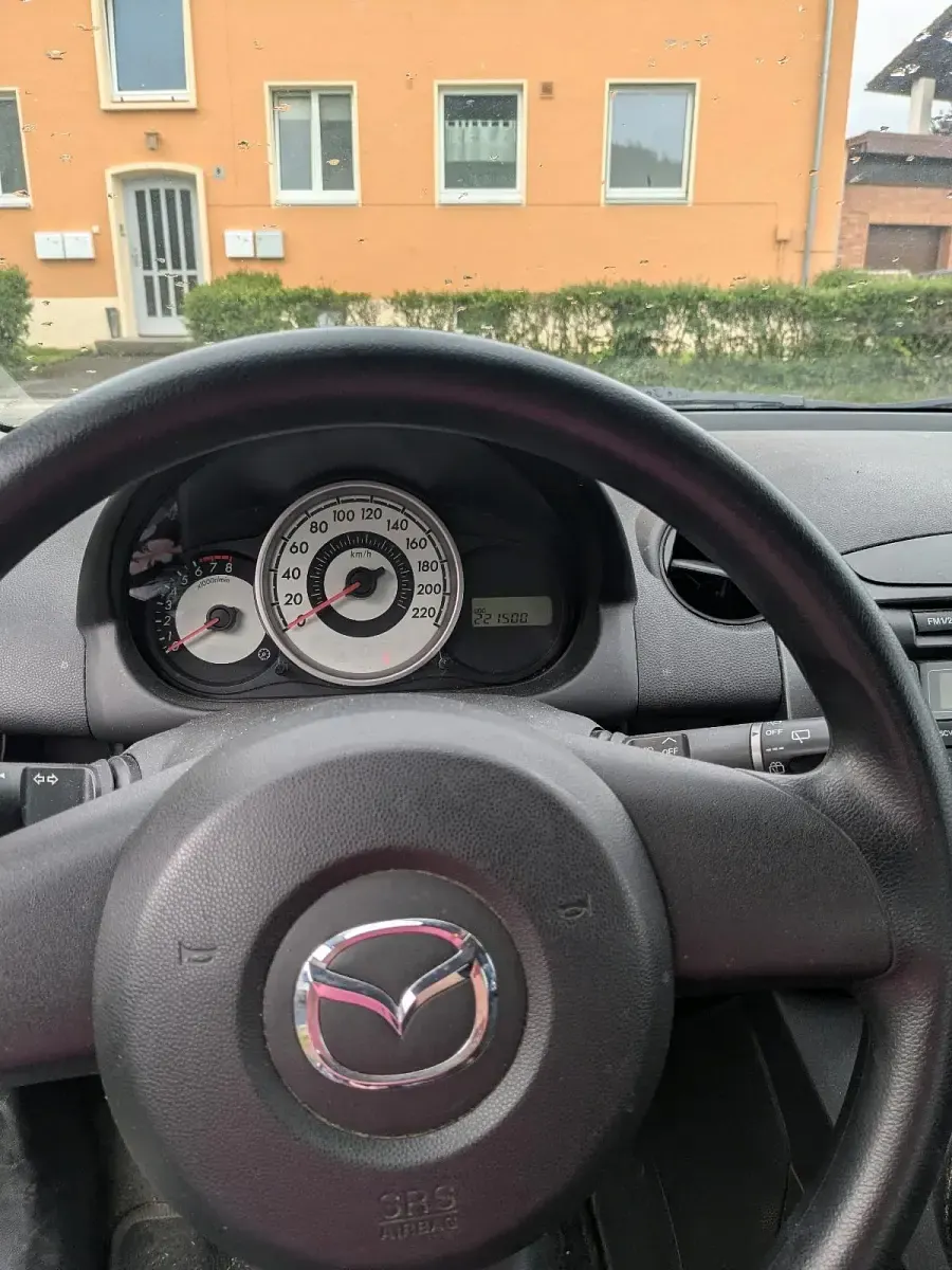Gebraucht Mazda 2 75 PS (55 kW) 2010 Grau Kleinwagen