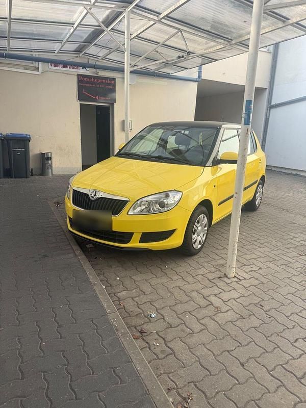 Gebraucht Skoda Fabia Active 75 PS (55 kW) 2013 Gelb Limousine