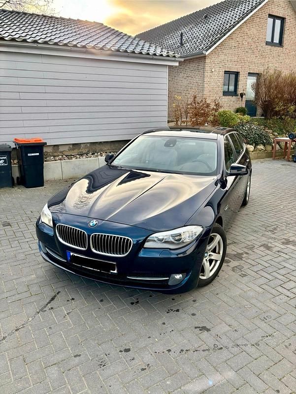Gebraucht BMW 525 204 PS (150 kW) 2010 Blau Kombi