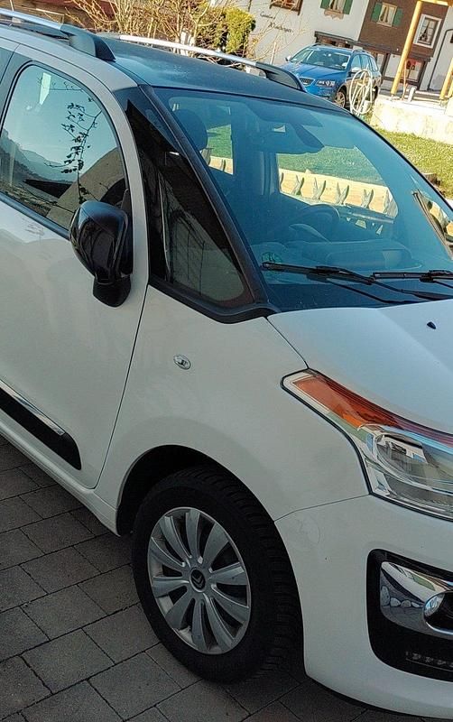 Second-hand Citroën C3 Picasso 99 CP (72 kW) 2017 Alb Monovolum