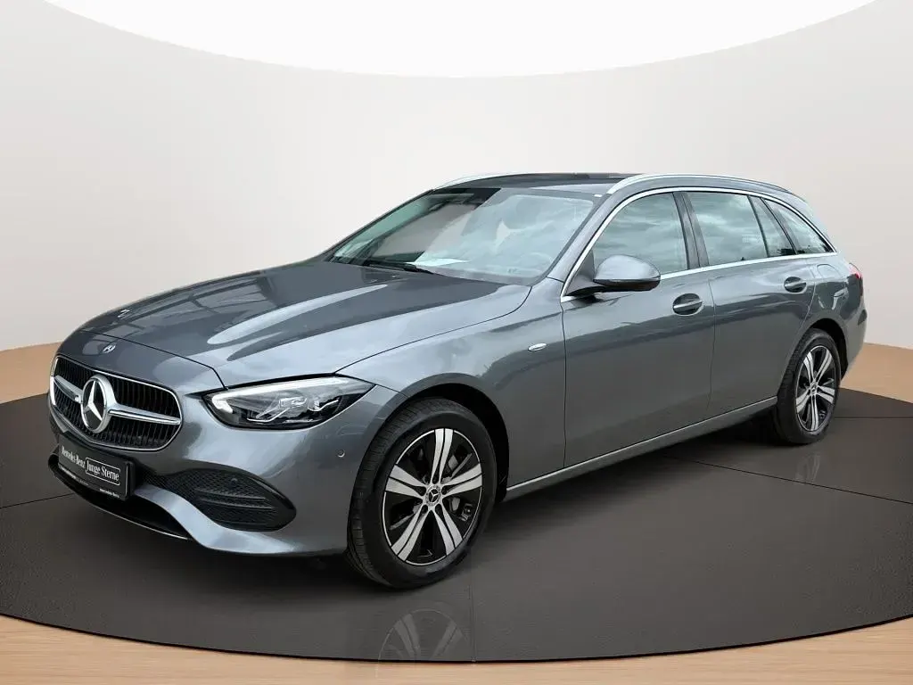 Gebraucht Mercedes C300e Avantgarde 313 PS (230 kW) 2025 Grau Limousine