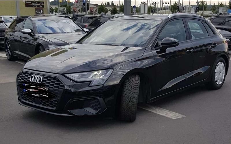Gebraucht Audi A3 Basis 150 PS (110 kW) 2022 Schwarz Limousine