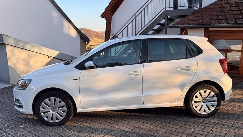 Gebraucht VW Polo LOUNGE 75 PS (55 kW) 2015 Weiß Kleinwagen