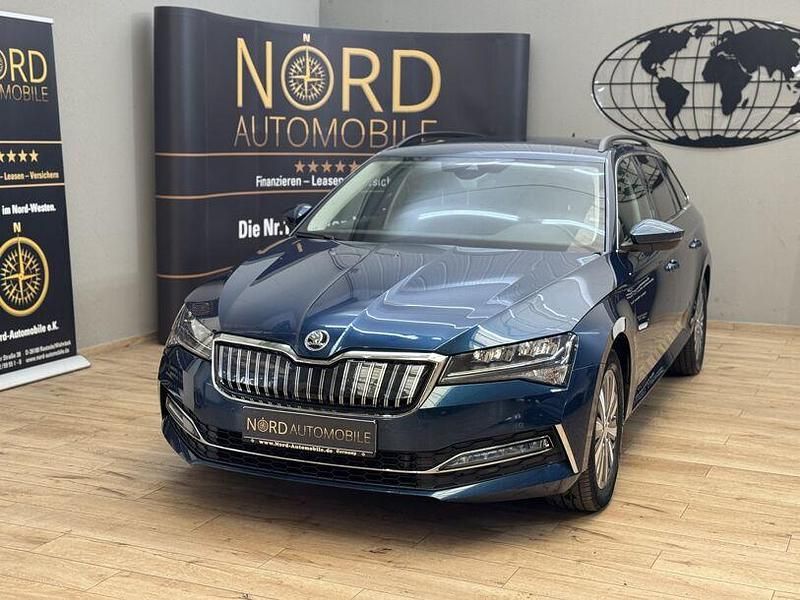 Gebraucht Skoda Superb Ambition 218 PS (160 kW) 2021 Blau Kombi
