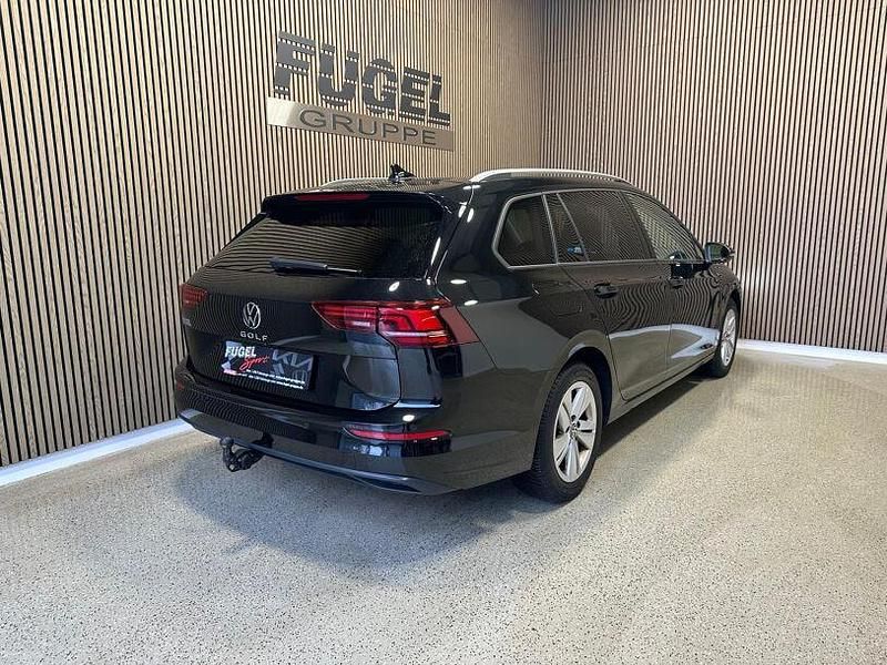 Gebraucht VW Golf VIII 200 PS (147 kW) 2024 Grenadillschwarz metallic Kombi