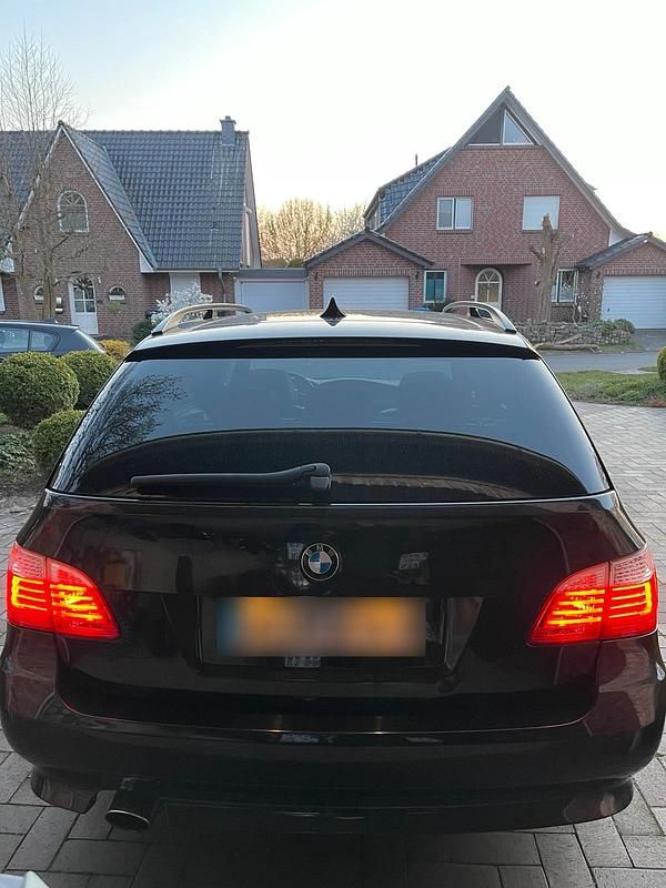 Gebraucht BMW 520 177 PS (130 kW) 2010 Schwarz Kombi