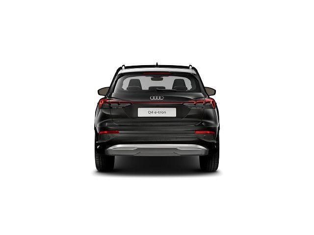 Gebraucht Audi Q4 e-tron Ambiente 150 kW (204 PS) 2023 Mythosschwarz metallic SUV