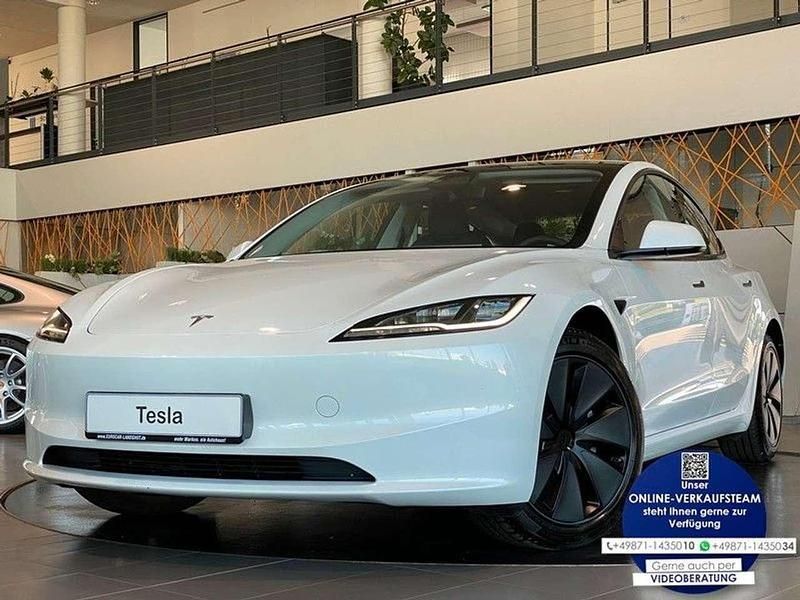 Weiß Gebraucht 2024 Tesla Model 3 Long Range Limousine | 44.980 € - Bild 1/4
