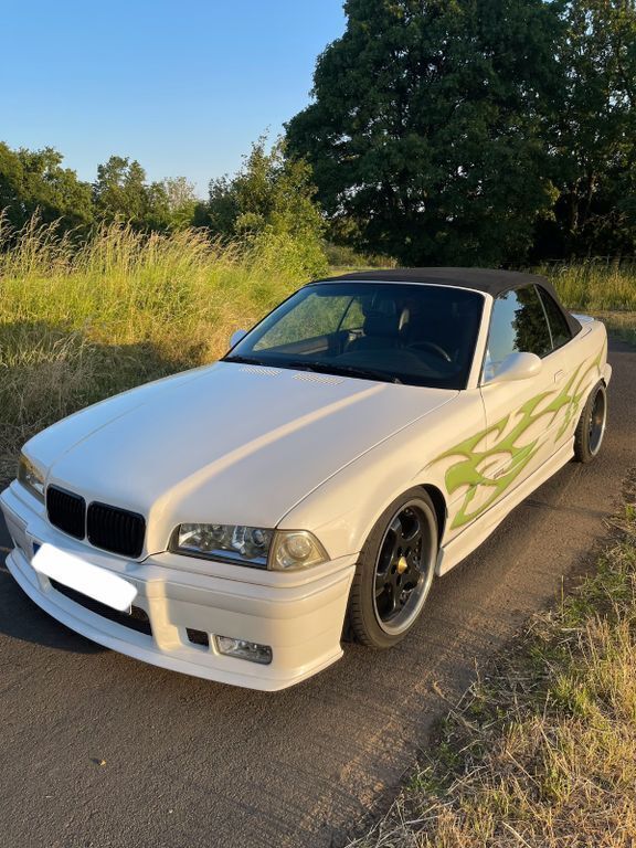 Weiß Gebraucht 1995 BMW 320 Cabriolet Performance Cabrio | 10.000 € - Bild 1/4
