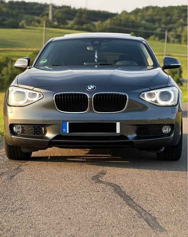 Grau Gebraucht 2013 BMW 118 Kleinwagen | 7.600 € (Guter Preis) - Bild 1/3