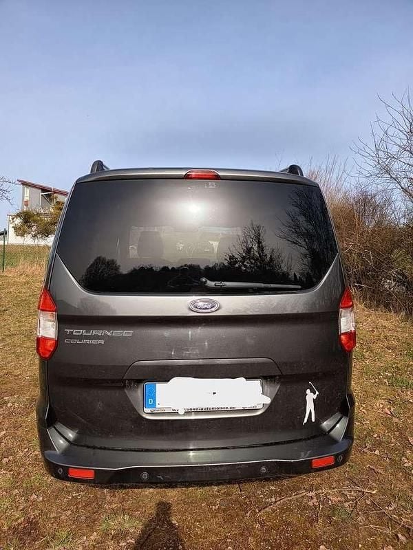 Gebraucht Ford Tourneo Courier Titanium 95 PS (69 kW) 2017 Grau Van / Kleinbus
