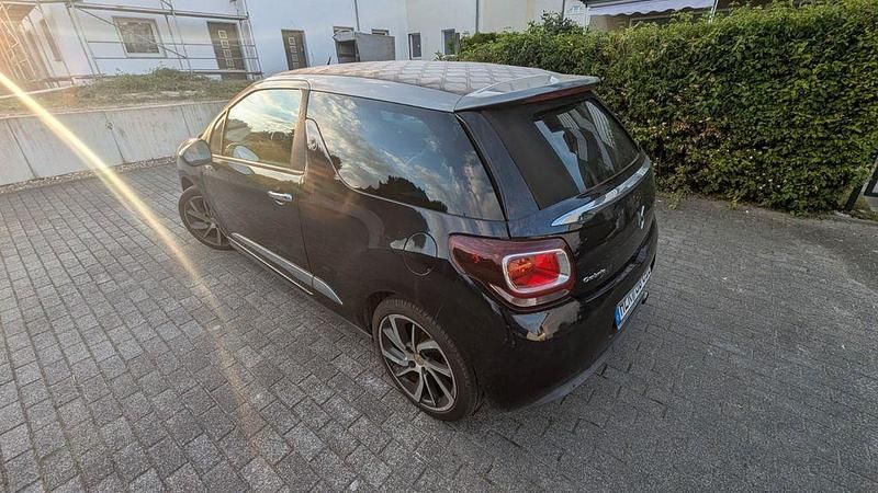 Blau Gebraucht 2016 Citroën DS3 Cabriolet Cabrio | 9.500 € (Superpreis) - Bild 1/4