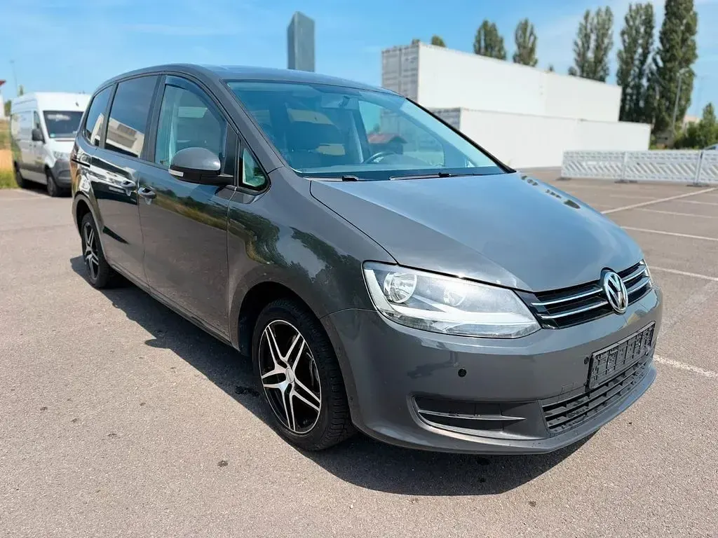 Gebraucht VW Sharan Trendline 140 PS (102 kW) 2011 Grau Van / Kleinbus
