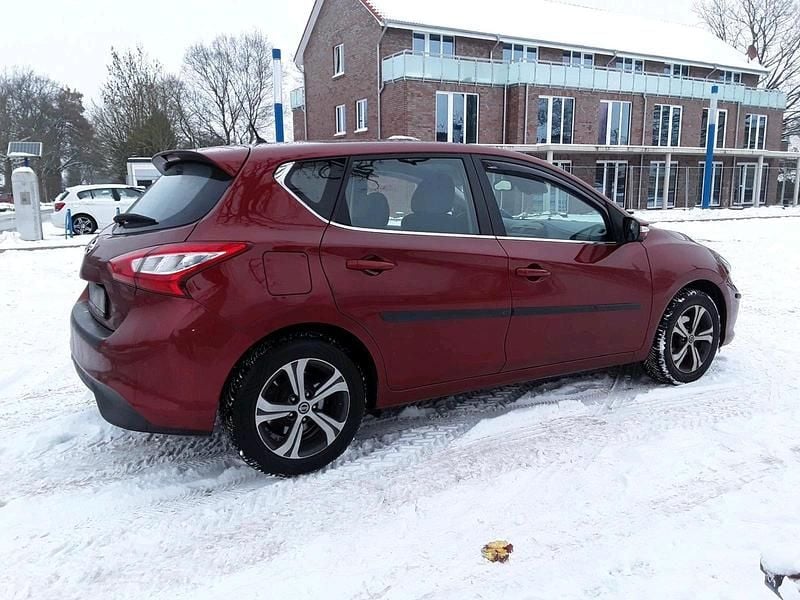 Gebraucht Nissan Pulsar Acenta 116 PS (85 kW) 2014 Rot Limousine