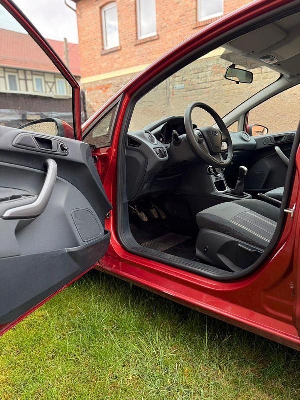 Gebraucht Ford Fiesta Trend 97 PS (71 kW) 2009 Orange Kleinwagen