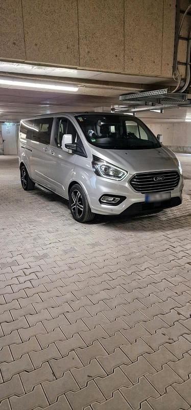 Gebraucht Ford Tourneo Titanium 175 PS (128 kW) 2018 Grau Kombi