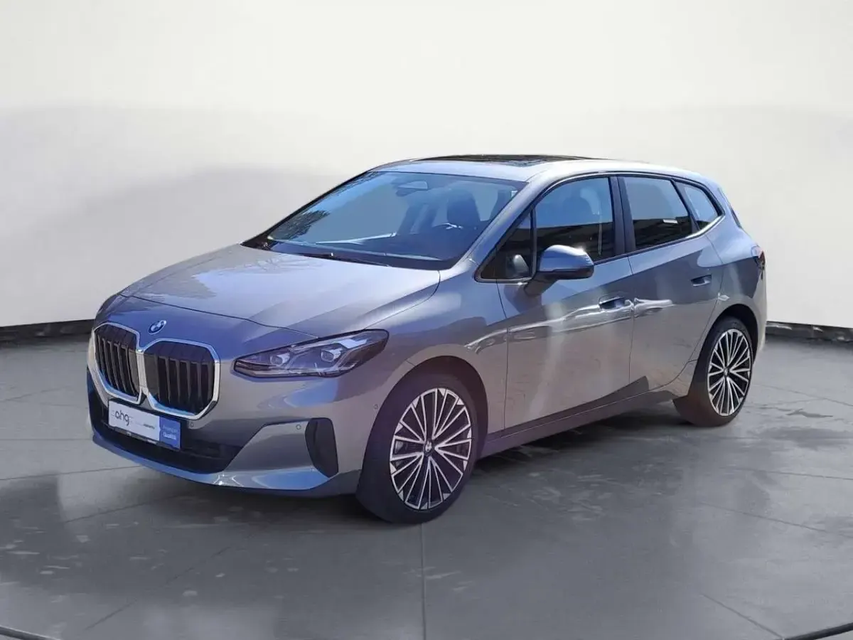 Gebraucht BMW 218 136 PS (100 kW) 2022 Skyscraper grau metallic Van / Kleinbus