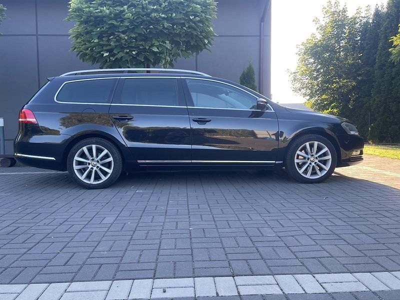 Schwarz Gebraucht 2012 VW Passat Highline Kombi | 9.200 € (Fairer Preis) - Bild 1/4