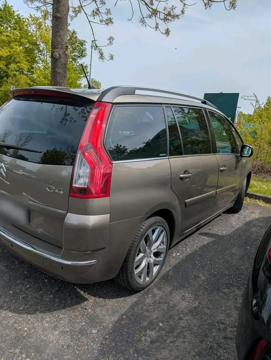 Gebraucht Citroën Grand C4 Picasso 109 PS (80 kW) 2010 Braun Van / Kleinbus