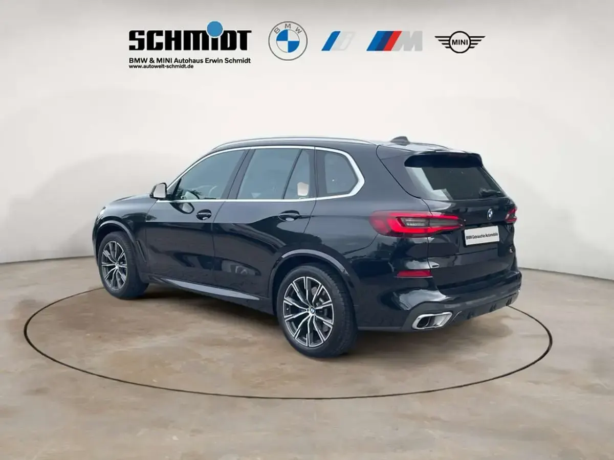 Gebraucht BMW X5 M Sport 340 PS (250 kW) 2020 Black sapphire metallic SUV