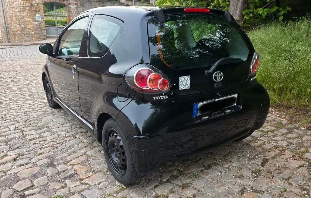 Gebraucht Toyota Aygo Connect Style 68 PS (50 kW) 2013 Schwarz Kleinwagen