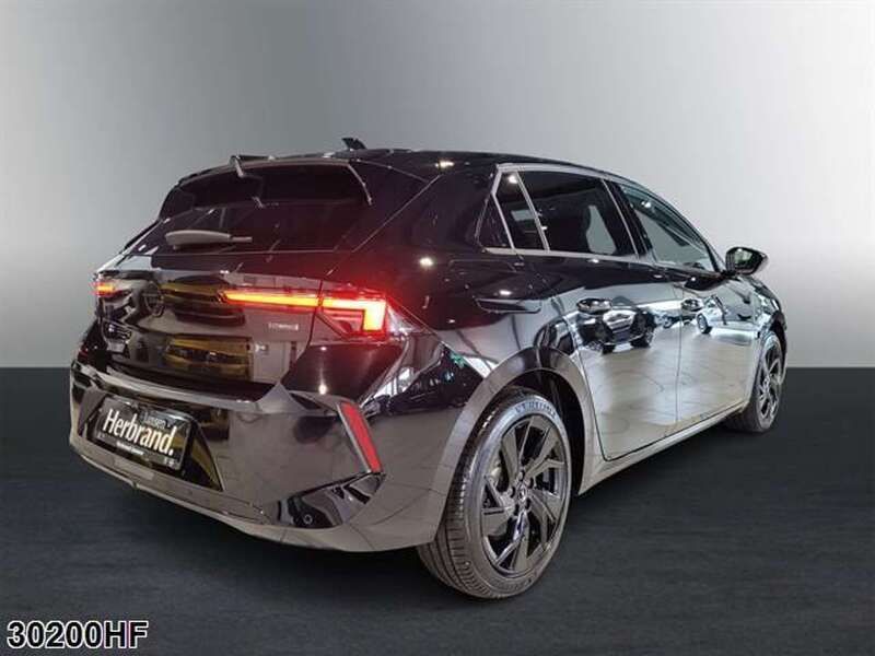 Gebraucht Opel Astra 181 PS (133 kW) 2023 Diamant schwarz/karbon schwarz Limousine