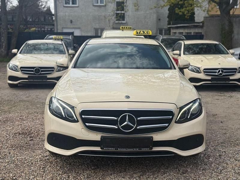Second-hand Mercedes E200 Avantgarde 160 CP (117 kW) 2021 Alb Berlinǎ