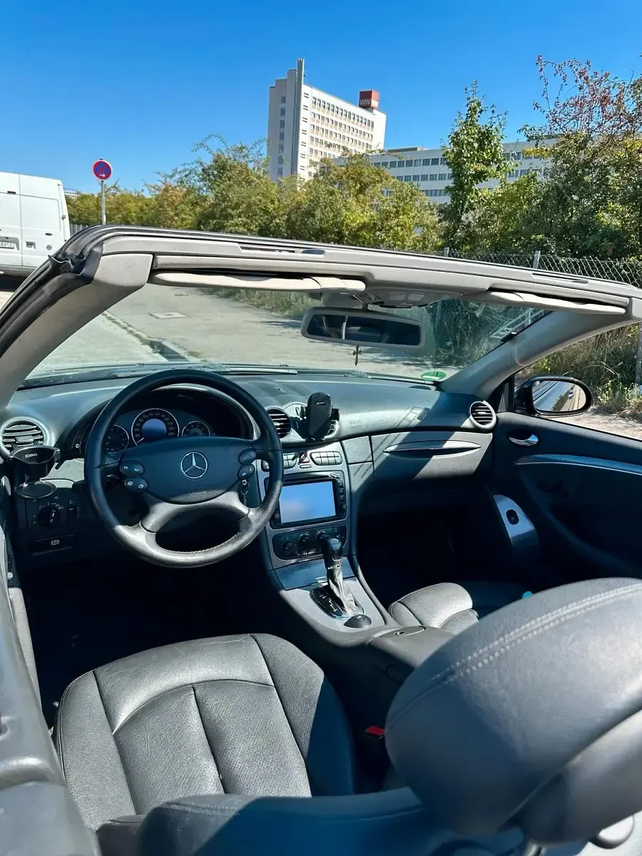 Gebraucht Mercedes CLK320 218 PS (160 kW) 2004 Schwarz Cabrio