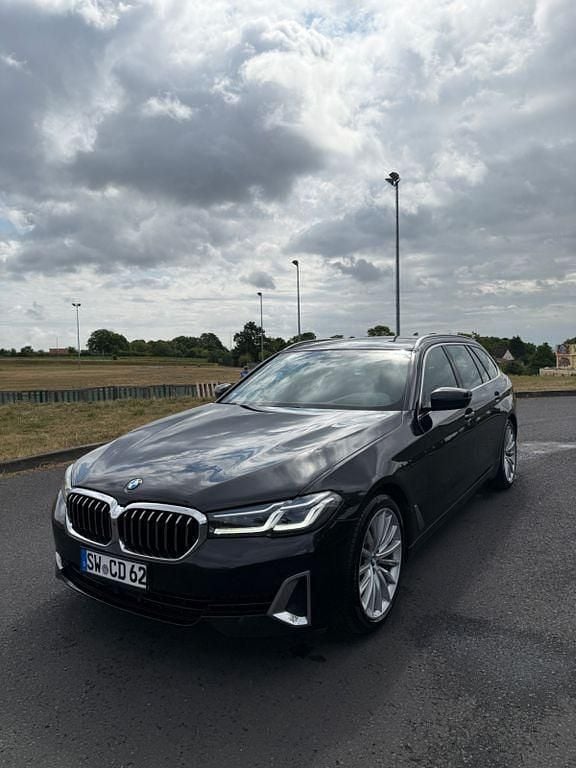 Schwarz Gebraucht 2022 BMW 530 Kombi | 20.900 € (Superpreis) - Bild 1/4