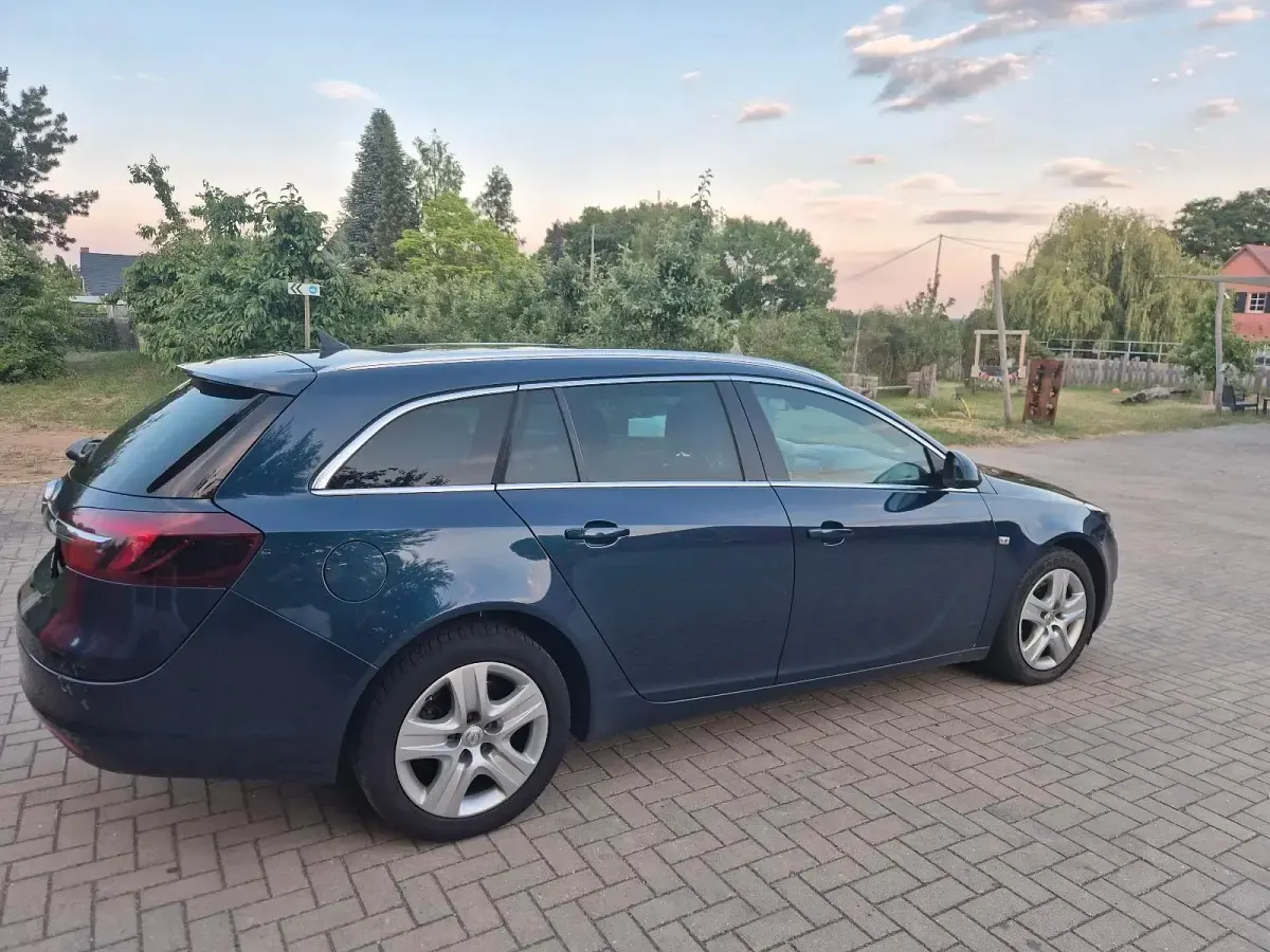 Gebraucht Opel Insignia 163 PS (119 kW) 2014 Blau Kombi