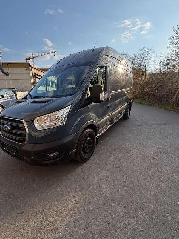 Gebraucht Ford Transit Trend 131 PS (96 kW) 2020 Grau Van