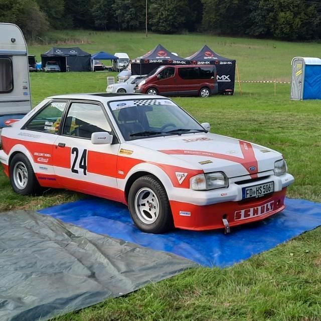 Weiß Gebraucht 1990 Ford Escort Coupé | 7.500 € - Bild 1/4