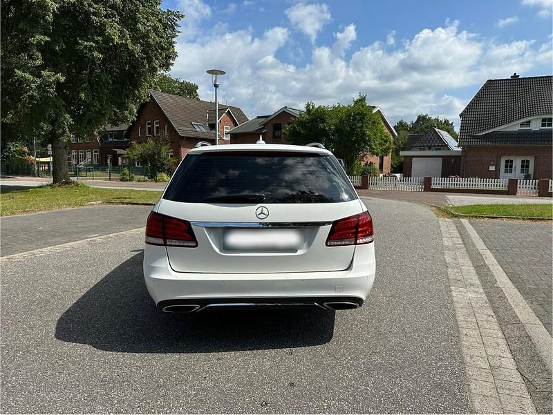 Gebraucht Mercedes E350 258 PS (189 kW) 2015 Weiß Kombi