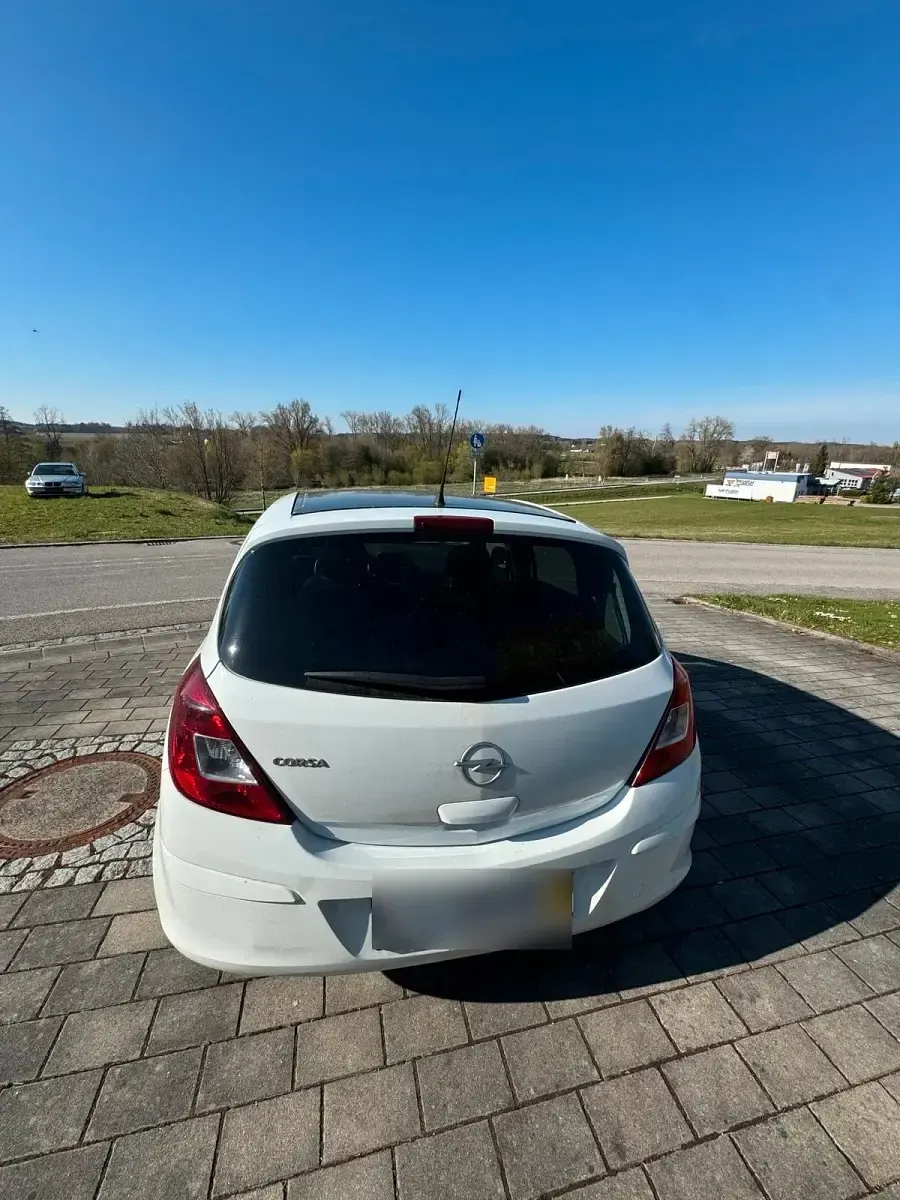 Gebraucht Opel Corsa 92 PS (67 kW) 2010 Weiß Kleinwagen