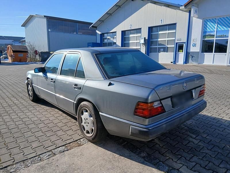 Gebraucht Mercedes E320 220 PS (161 kW) 1993 Limousine