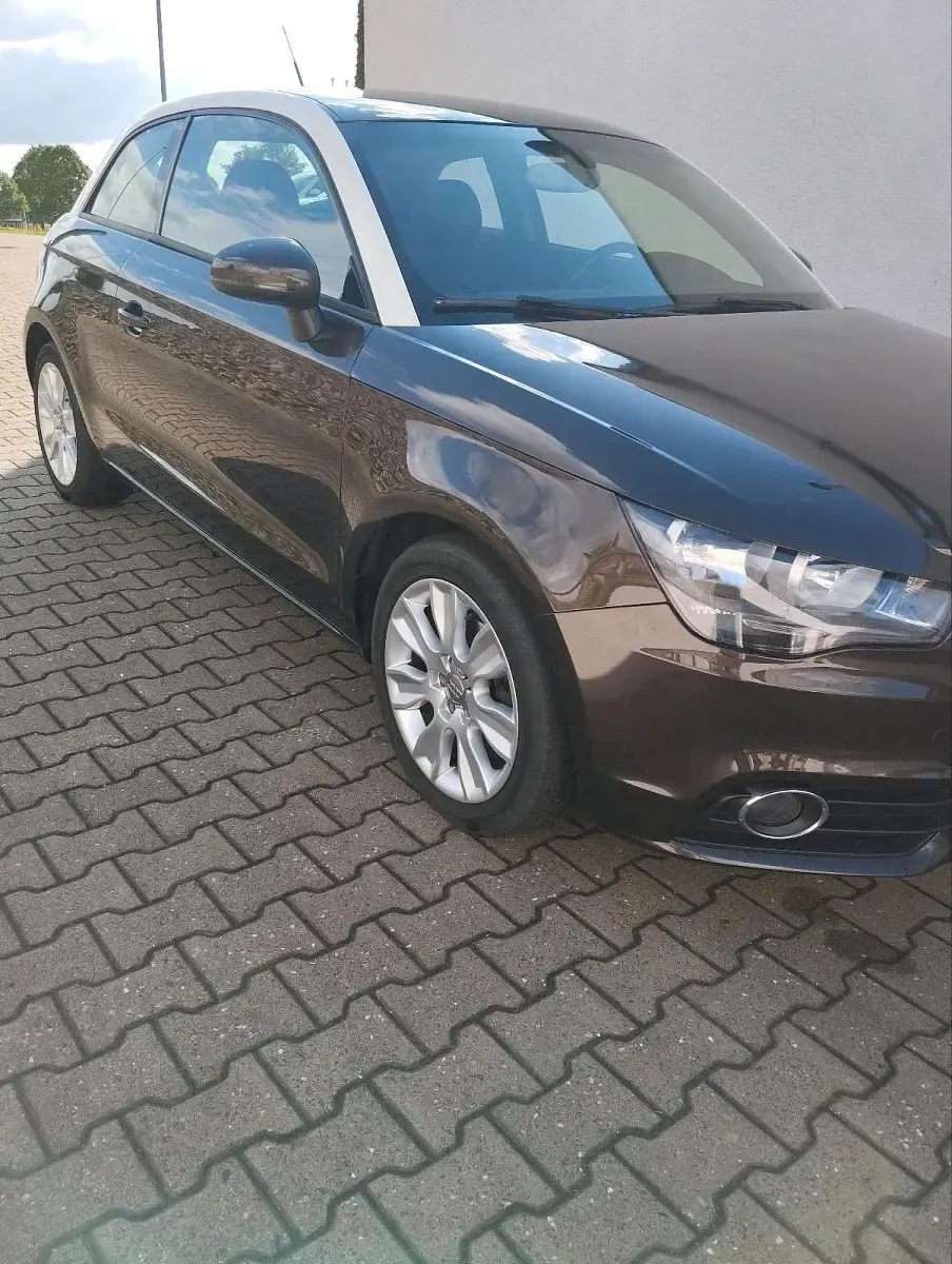 Gebraucht Audi A1 86 PS (63 kW) 2010 Braun Kleinwagen