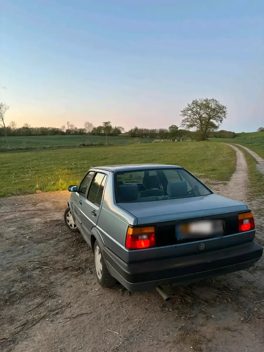 Gebraucht VW Jetta 90 PS (66 kW) 1989 Blau Limousine